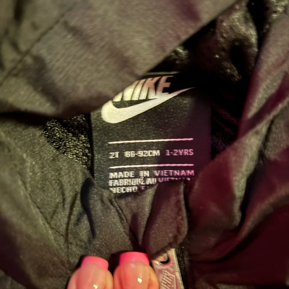 Kids Black Nike Jacket in size 2T - Picture 3 of 7
